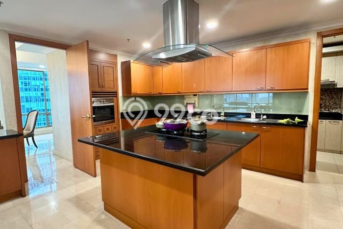 Hunian Apartemen Eksklusif untuk Dijual di Jakarta Pusat dengan 5 BR & 6 Kamar Mandi Hunian Apartemen Eksklusif untuk Dijual di Jakarta Pusat dengan 5 BR & 6 Kamar Mandi