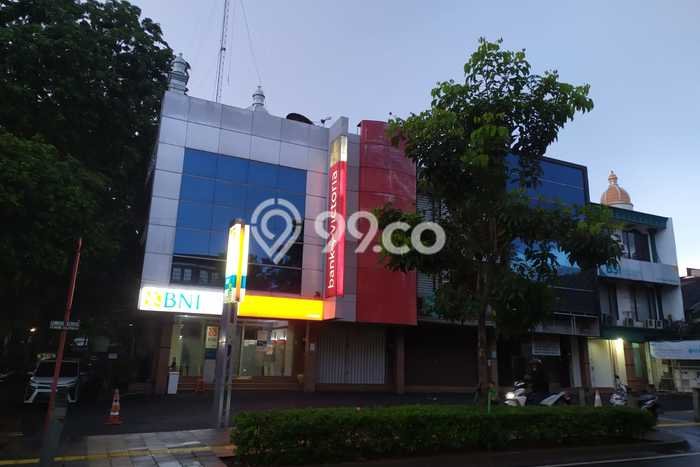 Ruko Disewa di Jakarta Selatan dengan LB 120m2 Area Komersial Ramai Ruko Disewa di Jakarta Selatan dengan LB 120m2 Area Komersial Ramai