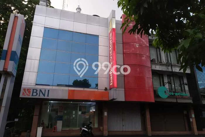 Ruko Disewa di Jakarta Selatan dengan LB 120m2 Area Komersial Ramai Ruko Disewa di Jakarta Selatan dengan LB 120m2 Area Komersial Ramai