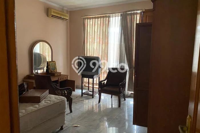 Hunian Strategis Disewakan 5 Kamar di Menteng Boleh Nego Hunian Strategis Disewakan 5 Kamar di Menteng Boleh Nego