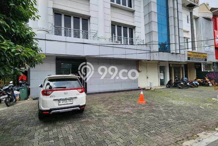 KAWASAN BISNIS! Ruko Kawasan Tebet, Luas 525m², Area Premium KAWASAN BISNIS! Ruko Kawasan Tebet, Luas 525m², Area Premium