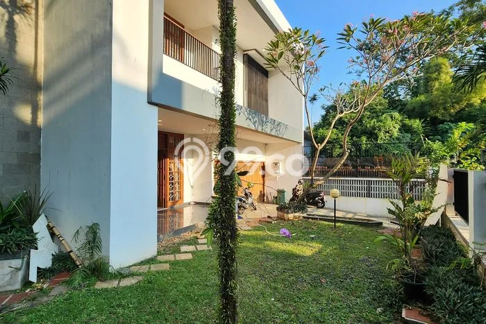 Hunian Minimalis dengan LT 600m2 & LB 800m2 Dikontrakkan di Pondok Indah Hunian Minimalis dengan LT 600m2 & LB 800m2 Dikontrakkan di Pondok Indah