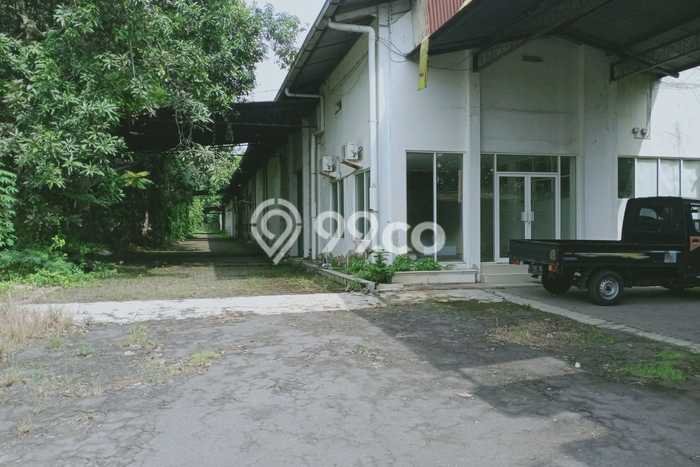 Unit Gudang Disewa Lokasi Kudus, Kabupaten Kudus Spesifikasi Luas Bangunan 9000m2 Unit Gudang Disewa Lokasi Kudus, Kabupaten Kudus Spesifikasi Luas Bangunan 9000m2