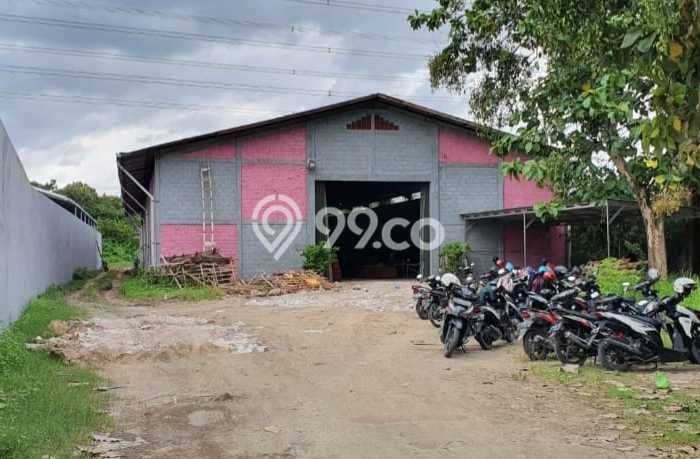 Unit Gudang Dijual di Pedurungan Semarang 1100m2 Unit Gudang Dijual di Pedurungan Semarang 1100m2