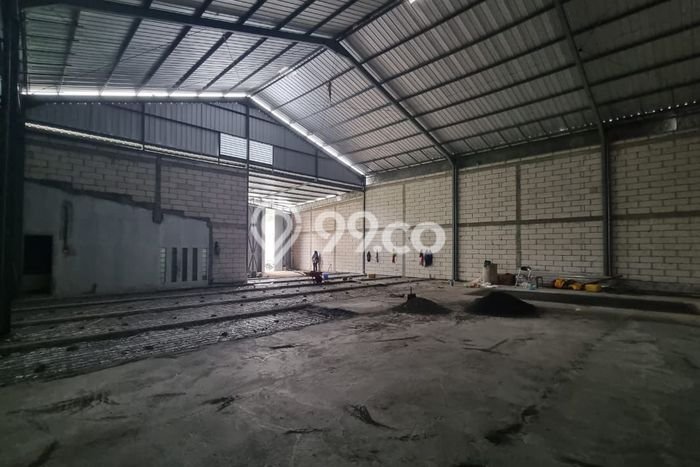 Unit Gudang Paling Strategis di Simongan Semarang dengan LB 450m2 Unit Gudang Paling Strategis di Simongan Semarang dengan LB 450m2