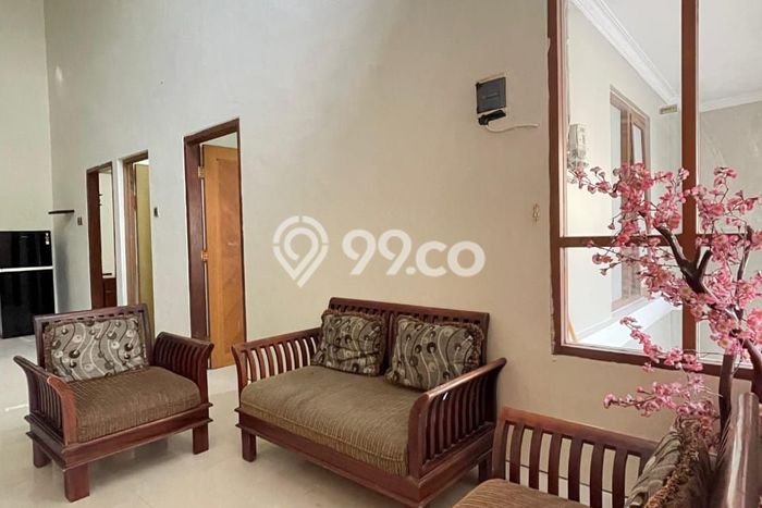 Rumah Sewa Semarang LT 167m2 LB 167m2 Area Sambiroto Rumah Sewa Semarang LT 167m2 LB 167m2 Area Sambiroto