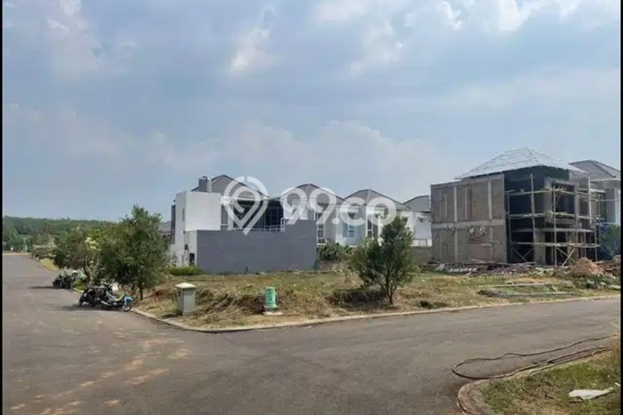 LOKASI STRATEGIS! Tanah di BSB City, Luas 307m², Kawasan Berkembang, Cocok untuk Hunian LOKASI STRATEGIS! Tanah di BSB City, Luas 307m², Kawasan Berkembang, Cocok untuk Hunian