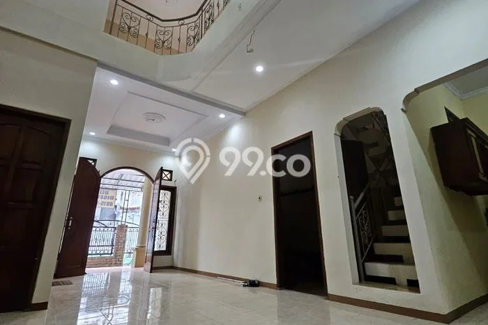 Rumah Berkualitas Jomblang, Semarang, Luas 185m² Bangunan 325m² Rumah Berkualitas Jomblang, Semarang, Luas 185m² Bangunan 325m²