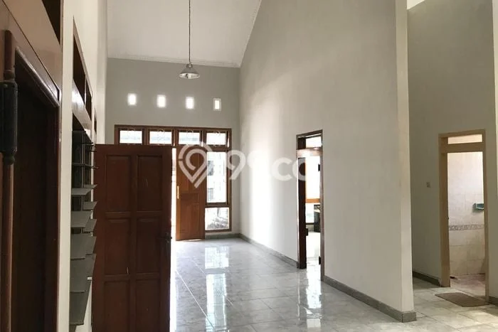 SPECIAL OFFER! Rumah di Tanah Mas, 2 KM, Lingkungan Strategis, LT 240m² Bangunan 200m² SPECIAL OFFER! Rumah di Tanah Mas, 2 KM, Lingkungan Strategis, LT 240m² Bangunan 200m²