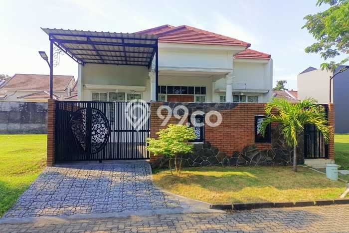 Ready to Use! Luxury House LT 200m2 Desain Elegan di Graha Padma Ready to Use! Luxury House LT 200m2 Desain Elegan di Graha Padma