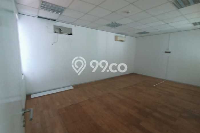 Unit Kantor Disewakan di Simpang Lima di Area Ramai & Strategis Unit Kantor Disewakan di Simpang Lima di Area Ramai & Strategis