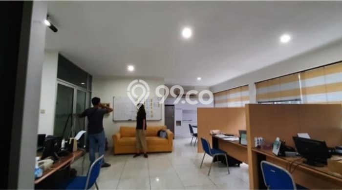 Disewakan Gudang komersial di BSD luas bangunan 800m2 Disewakan Gudang komersial di BSD luas bangunan 800m2