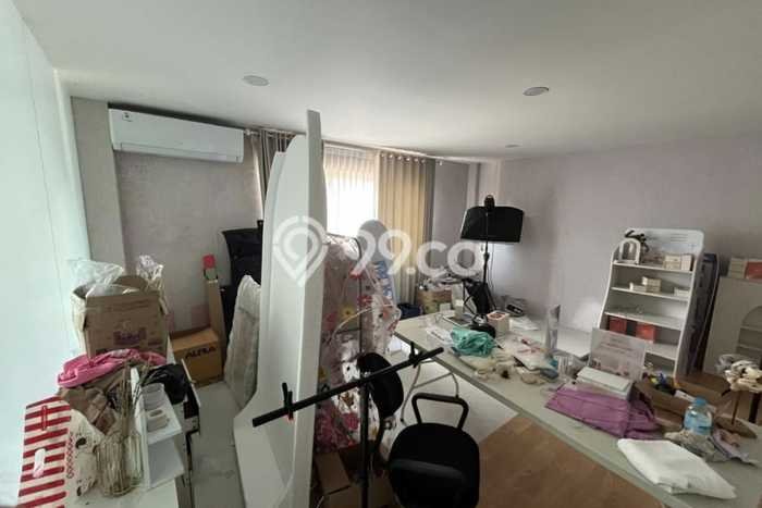 Gudang For Rent di Pantai Indah Kapuk, Luas 720m², Kawasan Berkembang Gudang For Rent di Pantai Indah Kapuk, Luas 720m², Kawasan Berkembang