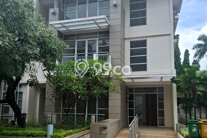 Rumah Luxury Modern Siap Huni di Pluit Jakarta Utara Rumah Luxury Modern Siap Huni di Pluit Jakarta Utara