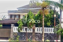 Jual Rumah Luas Elegan Dengan View Eksklusif di Pondok Kelapa, Jakarta Timur Jual Rumah Luas Elegan Dengan View Eksklusif di Pondok Kelapa, Jakarta Timur