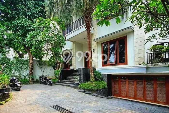 Dijual Rumah Premium dengan Fasilitas Sekitar Komplit di Menteng, Jakarta Pusat Dijual Rumah Premium dengan Fasilitas Sekitar Komplit di Menteng, Jakarta Pusat