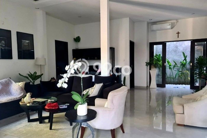 Hunian Elit LB 180m2 Siap Pakai Desain Elegan di Taman Griya, Badung Hunian Elit LB 180m2 Siap Pakai Desain Elegan di Taman Griya, Badung