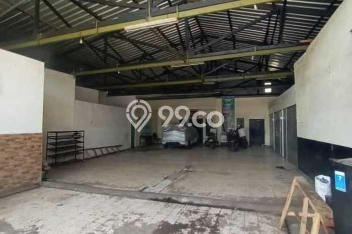 Disewakan Gudang komersial di Pasar Rebo luas bangunan 300m2 Disewakan Gudang komersial di Pasar Rebo luas bangunan 300m2