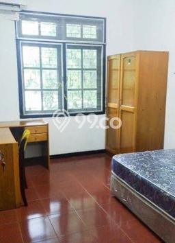Kost Kawasan Kutisari, Luas 300m², Lingkungan Asri Kost Kawasan Kutisari, Luas 300m², Lingkungan Asri