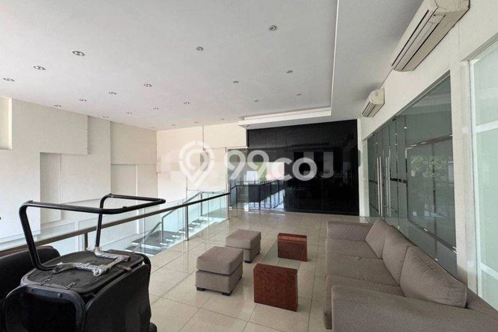 Kantor Dijual di Surabaya LT 2371m2 & LB 2000m2 Lokasi Terbaik! Kantor Dijual di Surabaya LT 2371m2 & LB 2000m2 Lokasi Terbaik!