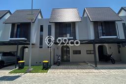 Rumah Minimalis 3 KT di Gununganyar Surabaya Semi Furnished Rumah Minimalis 3 KT di Gununganyar Surabaya Semi Furnished