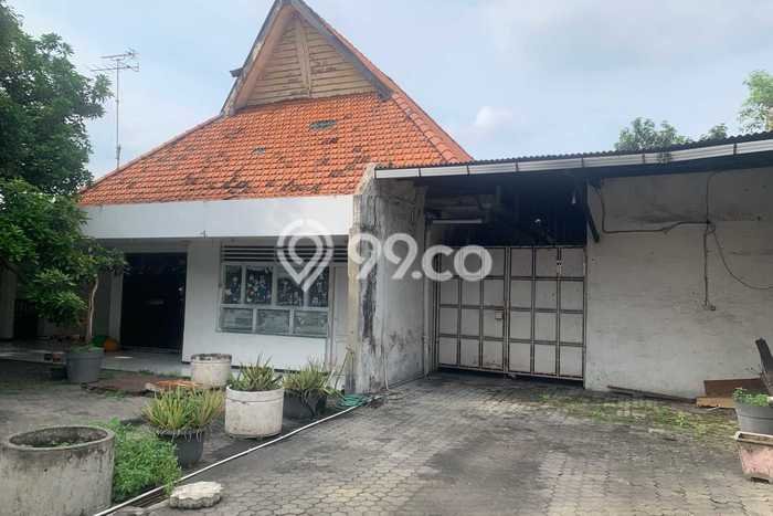 Disewakan Rumah Konsep Modern di Tambaksari Surabaya dengan 8 KT Disewakan Rumah Konsep Modern di Tambaksari Surabaya dengan 8 KT
