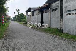 Unit Gudang Dijual di Driyorejo Gresik Luas Bangunan 1400m2 Unit Gudang Dijual di Driyorejo Gresik Luas Bangunan 1400m2