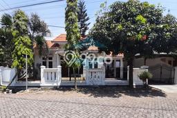Siap Huni Rumah Mewah 5 Kamar di Rungkut Dekat ke Mana Pun Siap Huni Rumah Mewah 5 Kamar di Rungkut Dekat ke Mana Pun
