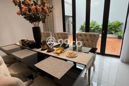 Rumah Terawat kawasan , Bandung, LT 297m2m² Bangunan 277m2m² DIJUAL CEPAT! Rumah Terawat kawasan , Bandung, LT 297m2m² Bangunan 277m2m² DIJUAL CEPAT!