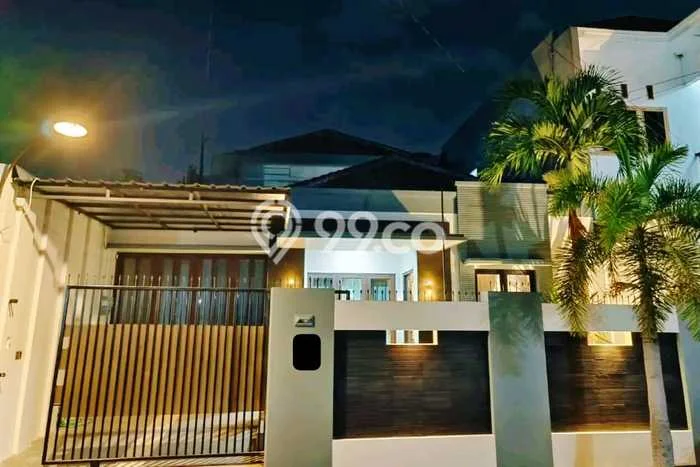 Jual Rumah Luas Megah Dengan View Cantik di Pleburan, Semarang Jual Rumah Luas Megah Dengan View Cantik di Pleburan, Semarang