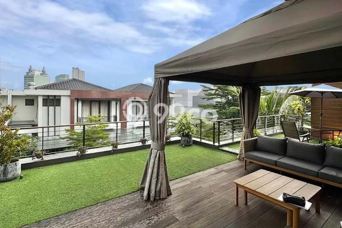 Jual Rumah Mewah Megah Dengan View Cantik di Kemang, Jakarta Selatan Jual Rumah Mewah Megah Dengan View Cantik di Kemang, Jakarta Selatan