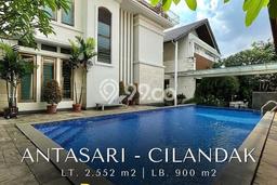 Rumah Elit LB 900m2 Siap Pakai Desain Elegan di Antasari, Jakarta Selatan Rumah Elit LB 900m2 Siap Pakai Desain Elegan di Antasari, Jakarta Selatan