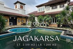 Siap Huni Hunian Elit 6 Kamar di Jagakarsa Dekat ke Mana Pun Siap Huni Hunian Elit 6 Kamar di Jagakarsa Dekat ke Mana Pun