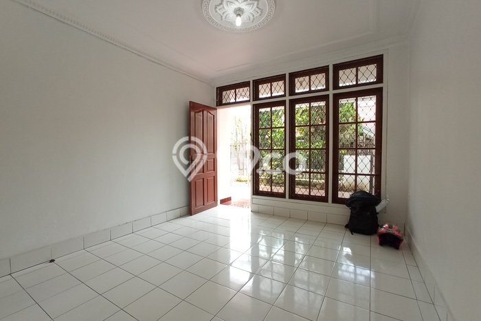 Ready to Use! Luxury House LT 283m2 Desain Elegan di Sayap Dago Ready to Use! Luxury House LT 283m2 Desain Elegan di Sayap Dago