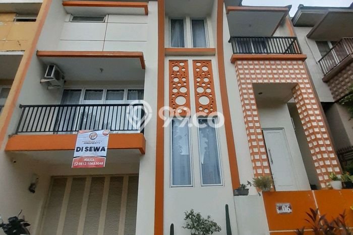 Disewakan! Rumah 5 Kamar Tidur &
4 Kamar Mandi di Grand Wisata, Bekasi Disewakan! Rumah 5 Kamar Tidur &
4 Kamar Mandi di Grand Wisata, Bekasi