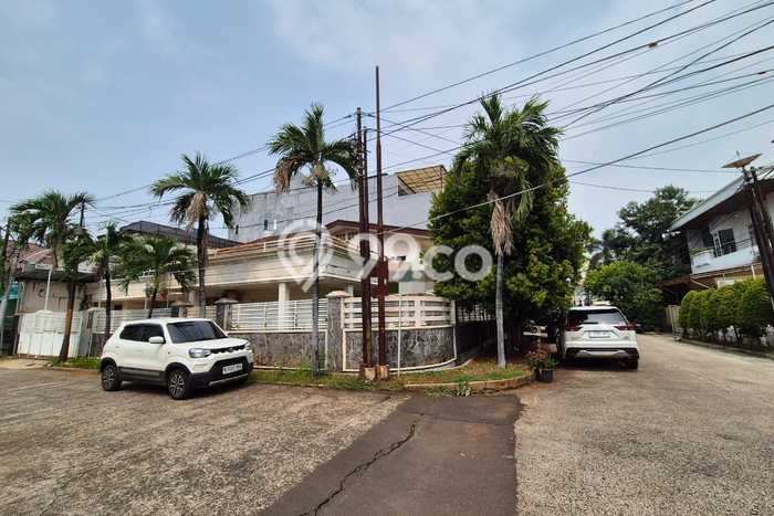 Rumah Elit LB 350m2 Siap Huni Desain Elegan di Pluit, Jakarta Utara Rumah Elit LB 350m2 Siap Huni Desain Elegan di Pluit, Jakarta Utara