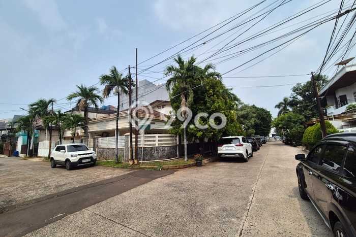 Rumah Elit LB 350m2 Siap Huni Desain Elegan di Pluit, Jakarta Utara Rumah Elit LB 350m2 Siap Huni Desain Elegan di Pluit, Jakarta Utara