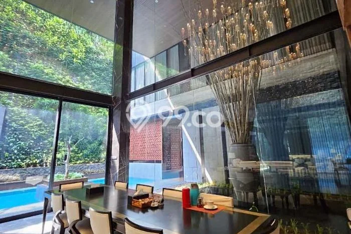 Rumah Luxury Modern Tanpa Renovasi di Pantai Indah Kapuk Jakarta Utara Rumah Luxury Modern Tanpa Renovasi di Pantai Indah Kapuk Jakarta Utara