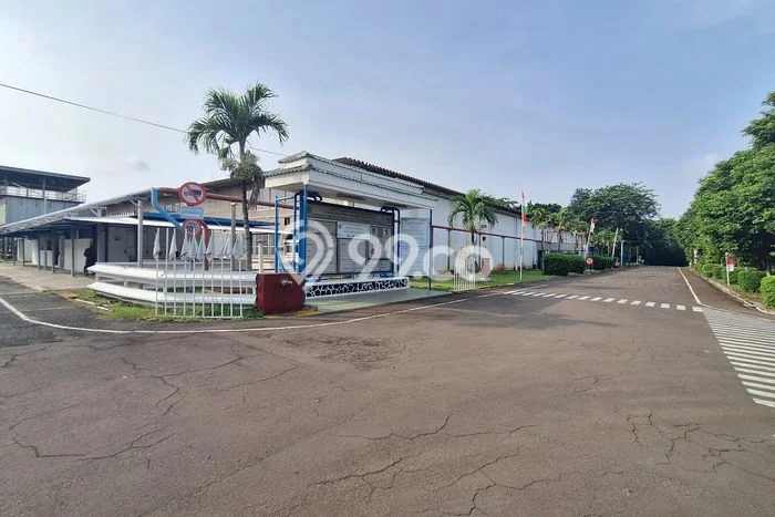 Unit Gudang disewakan di Ciracas Jakarta Timur dengan LT 190000m2 / LB 11700m2 Unit Gudang disewakan di Ciracas Jakarta Timur dengan LT 190000m2 / LB 11700m2