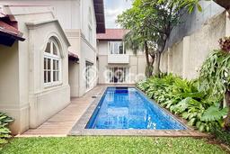 Disewakan! Rumah 5 Kamar Tidur &
5 Kamar Mandi di Kemang, Jakarta Selatan Disewakan! Rumah 5 Kamar Tidur &
5 Kamar Mandi di Kemang, Jakarta Selatan
