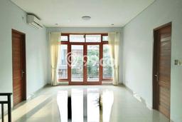 Rumah sewa siap pakai 4 Kamar Tidur di Kemang, Jakarta Selatan Rumah sewa siap pakai 4 Kamar Tidur di Kemang, Jakarta Selatan