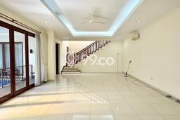 Lokasi strategis! Rumah siap huni disewakan di Cilandak LB 320m2 Lokasi strategis! Rumah siap huni disewakan di Cilandak LB 320m2