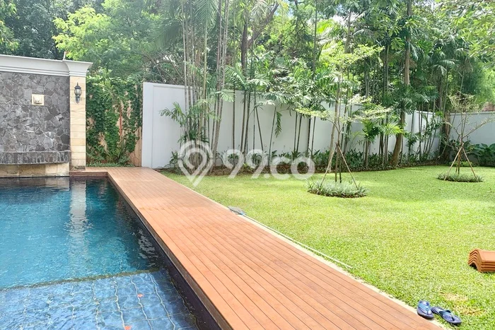 Hunian Ideal dengan LT 1136m2 & LB 573m2 Disewakan di Cipete Hunian Ideal dengan LT 1136m2 & LB 573m2 Disewakan di Cipete