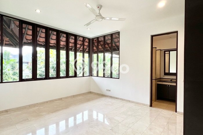 Hunian 4 Kamar Lengkap Dikontrakkan di Cilandak Harga Kompetitif Hunian 4 Kamar Lengkap Dikontrakkan di Cilandak Harga Kompetitif