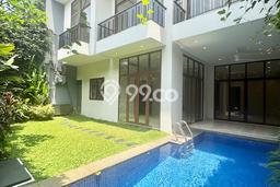 Hunian Modern Disewakan di Kemang Jakarta Selatan 4 KT & 4 KM Hunian Modern Disewakan di Kemang Jakarta Selatan 4 KT & 4 KM