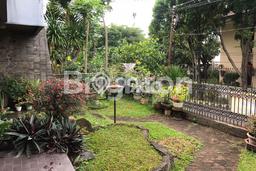 Rumah Elit Modern Tanpa Renovasi di Buah-buahan Malang Rumah Elit Modern Tanpa Renovasi di Buah-buahan Malang
