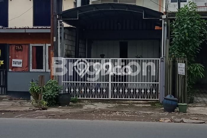 Unit Ruko Dijual di Malang LT 176m2 & LB 140m2 Unit Ruko Dijual di Malang LT 176m2 & LB 140m2
