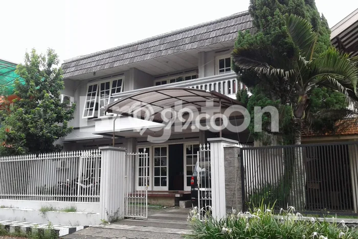 Dijual Rumah Mewah Megah Dengan View Eksklusif di Buah-buahan, Malang Dijual Rumah Mewah Megah Dengan View Eksklusif di Buah-buahan, Malang