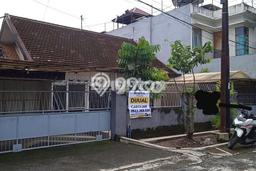 Hunian Mewah LB 300m2 Siap Pakai Desain Elegan di Buah-buahan, Malang Hunian Mewah LB 300m2 Siap Pakai Desain Elegan di Buah-buahan, Malang
