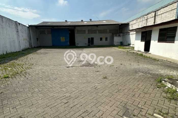 FOR RENT! Gudang di Margomulyo Cocok untuk Bisnis 2700m2 FOR RENT! Gudang di Margomulyo Cocok untuk Bisnis 2700m2